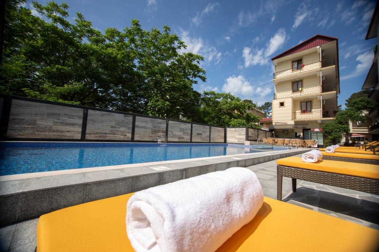 Hotel Chveni Ezo Кобулеті Екстер'єр фото