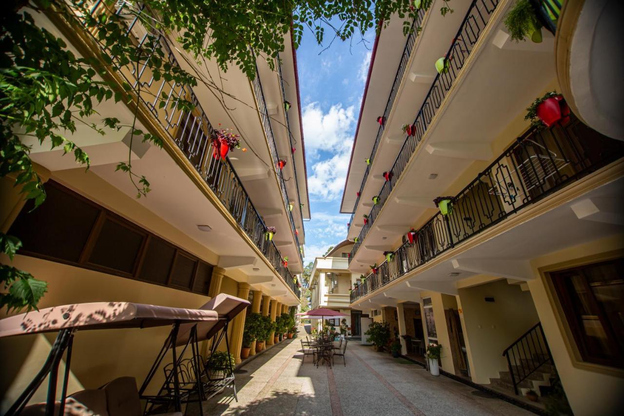 Hotel Chveni Ezo Кобулеті Екстер'єр фото