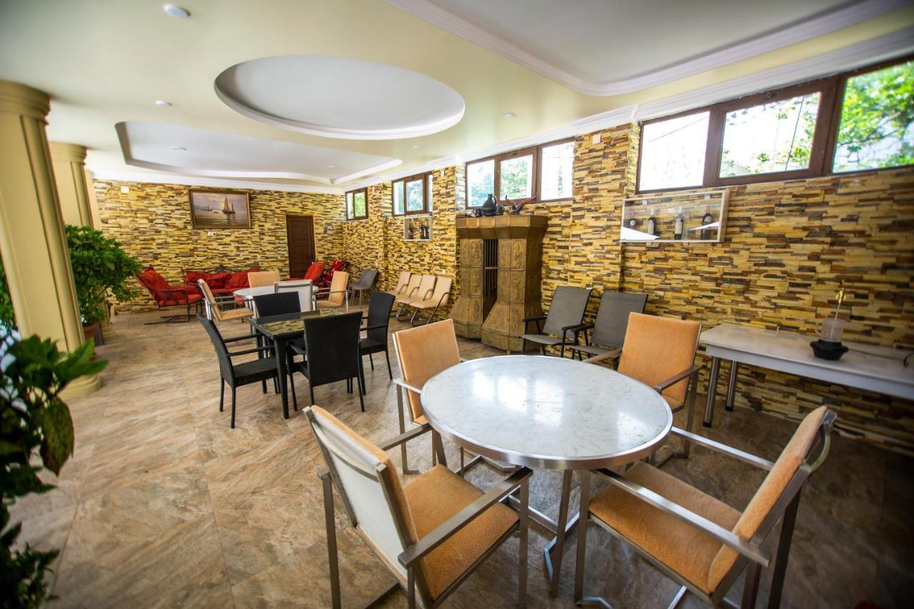 Hotel Chveni Ezo Кобулеті Екстер'єр фото