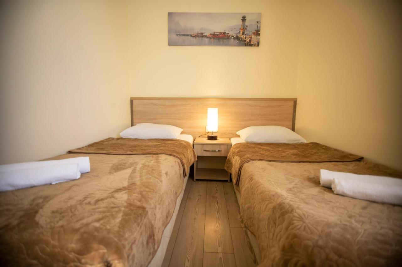 Hotel Chveni Ezo Кобулеті Екстер'єр фото