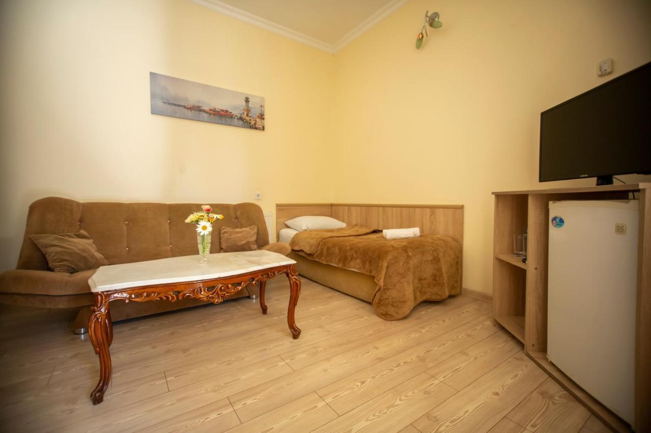 Hotel Chveni Ezo Кобулеті Екстер'єр фото