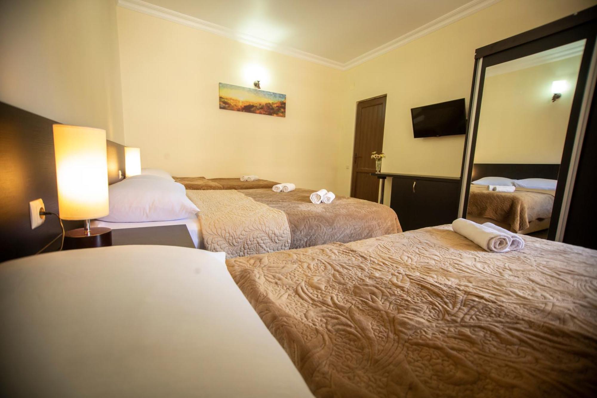 Hotel Chveni Ezo Кобулеті Екстер'єр фото
