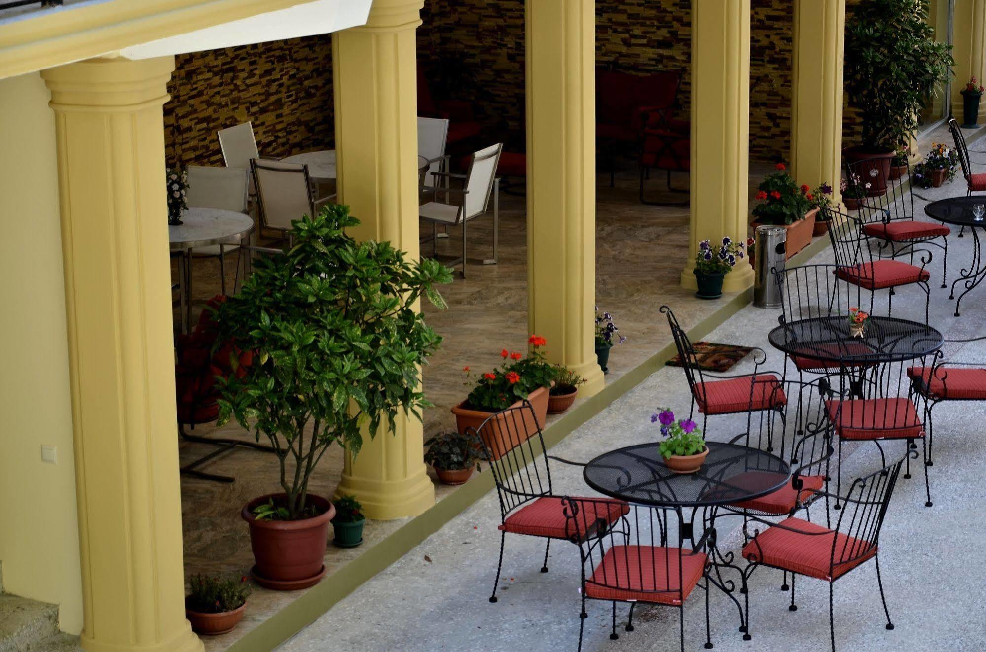 Hotel Chveni Ezo Кобулеті Екстер'єр фото